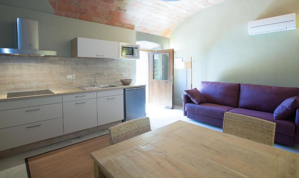 Apartamentos En La Rectoria De Regencos Экстерьер фото