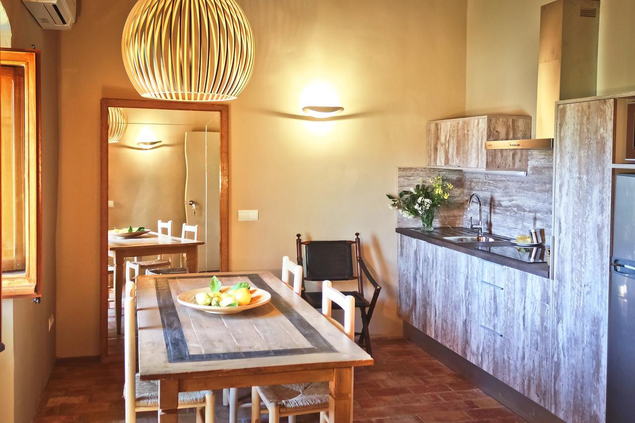 Apartamentos En La Rectoria De Regencos Экстерьер фото