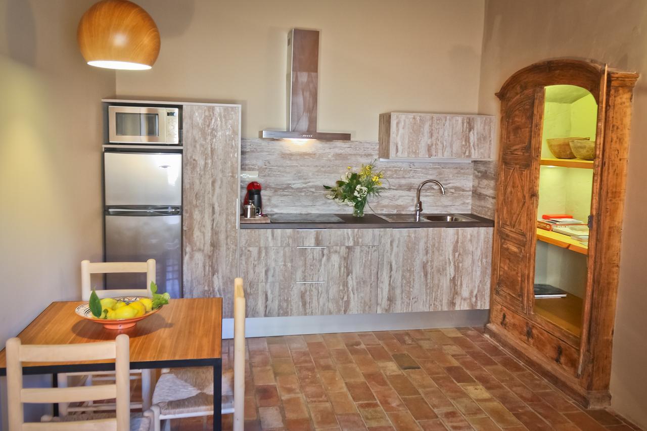 Apartamentos En La Rectoria De Regencos Экстерьер фото