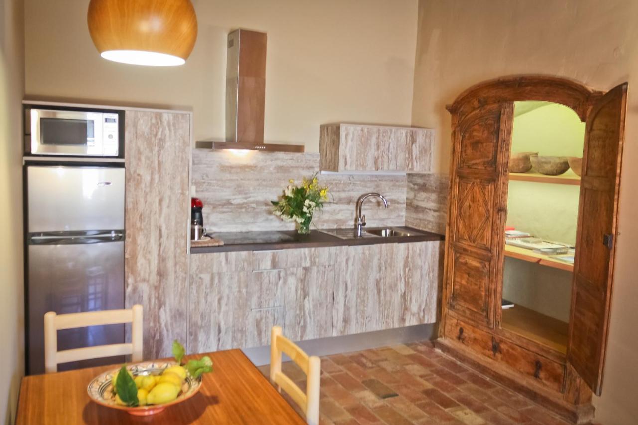 Apartamentos En La Rectoria De Regencos Экстерьер фото